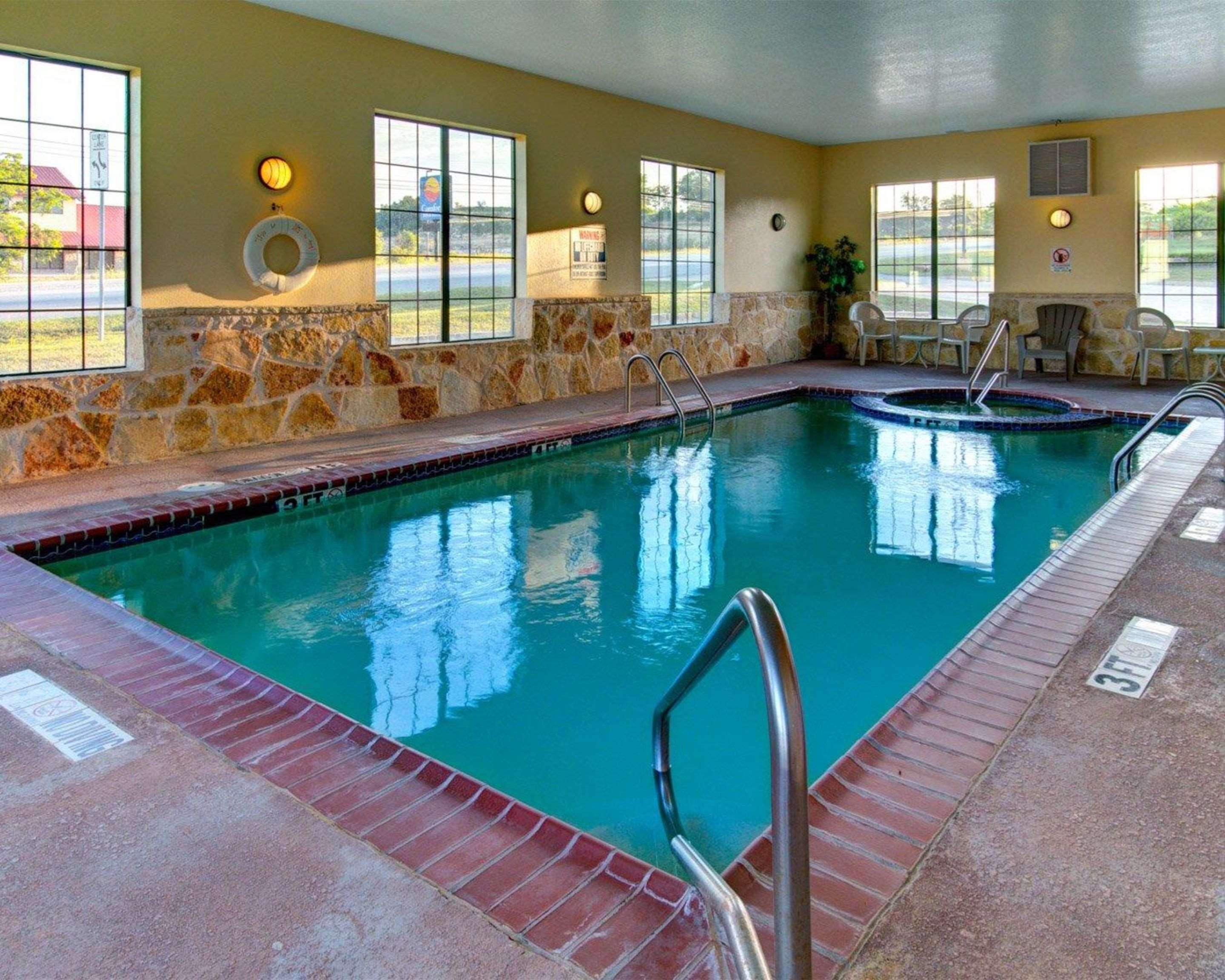 Quality Inn & Suites - Glen Rose Dış mekan fotoğraf